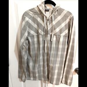 🔥🔥FIRE SALE 🔥🔥PATAGONIA Women’s lightweight Hooded Jacket- Size L